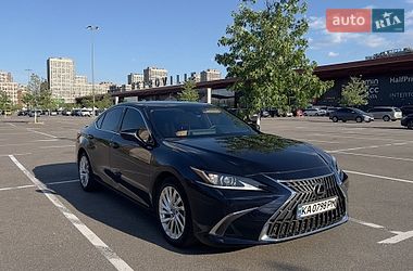 Седан Lexus ES 2023 в Киеве