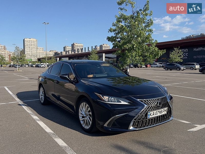 Lexus ES 2023