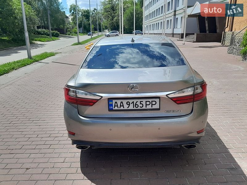 Седан Lexus ES 2018 в Киеве