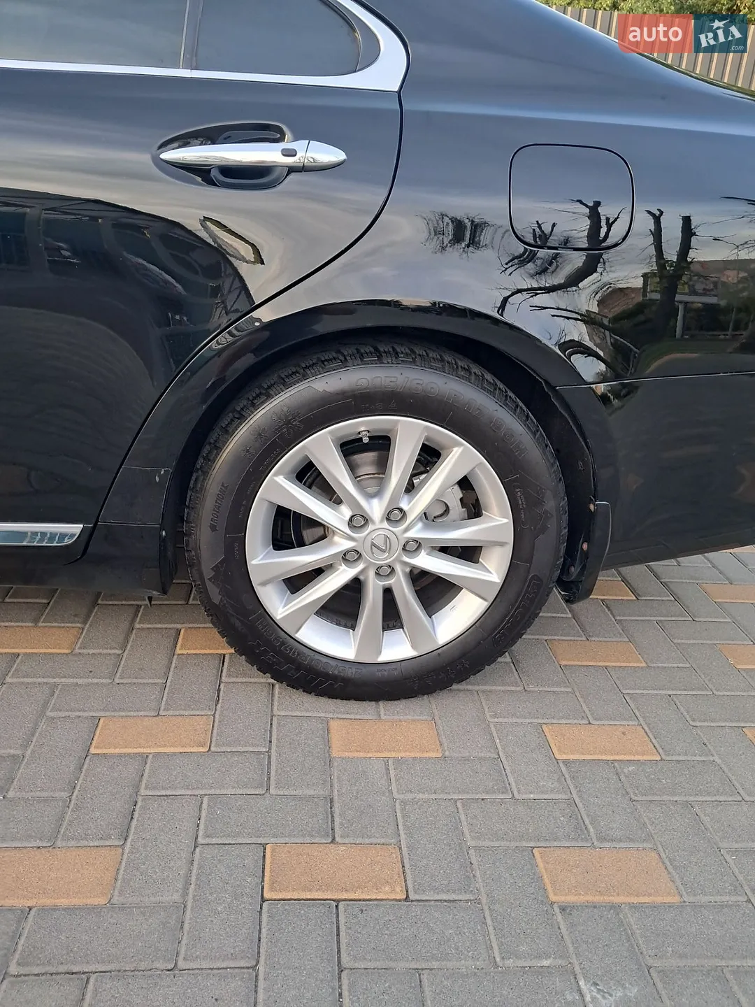 2011 Lexus ES - мініатюра 18