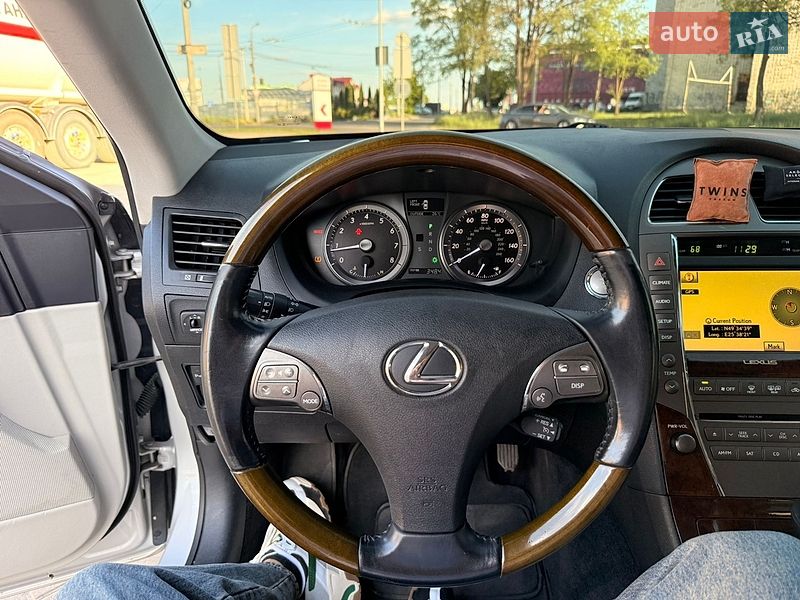 Седан Lexus ES 2009 в Тернополі