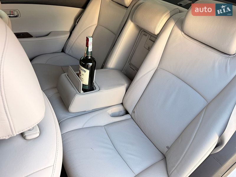 Седан Lexus ES 2009 в Тернополі