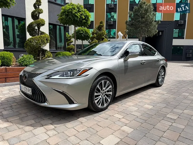 Lexus ES