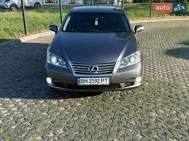 Lexus ES