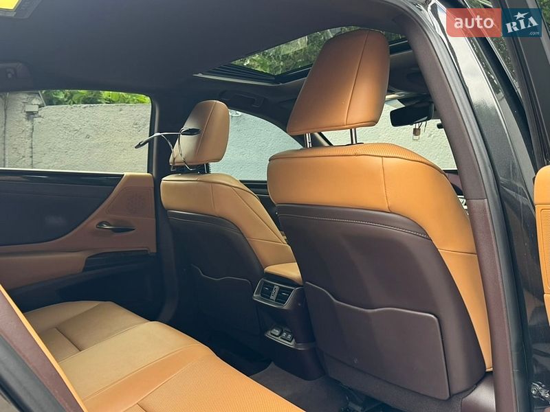 Седан Lexus ES 2020 в Києві