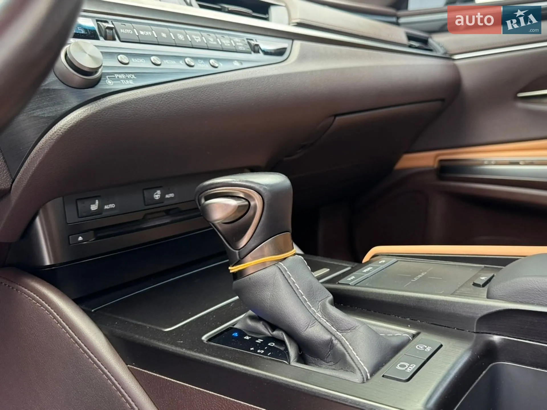 2020 Lexus ES - мініатюра 10