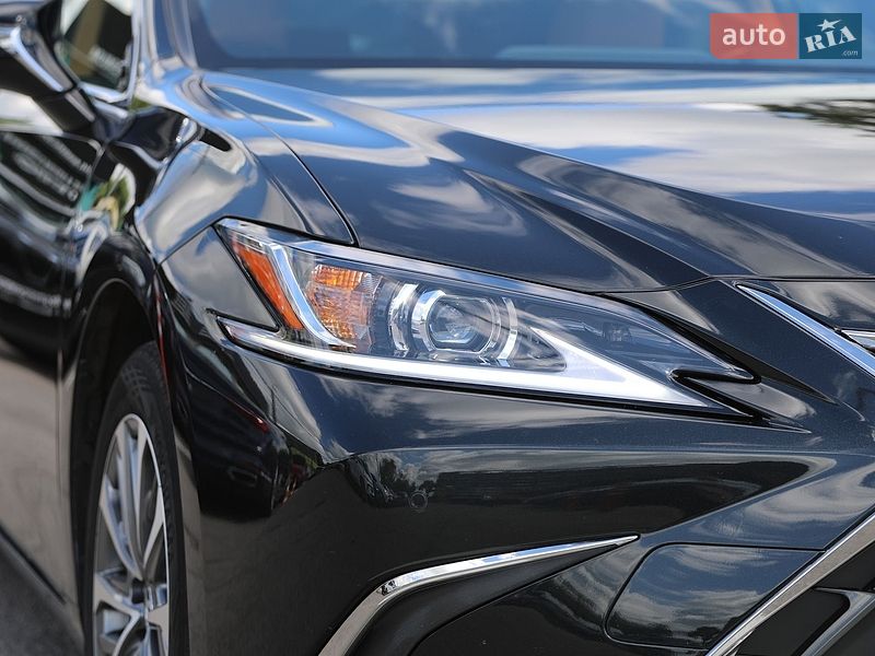 Седан Lexus ES 2022 в Харкові