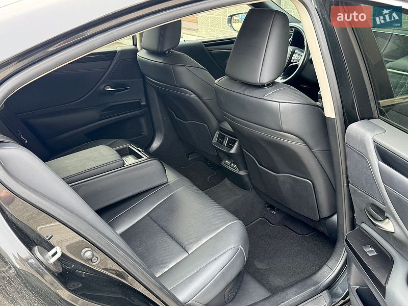 Седан Lexus ES 2021 в Днепре