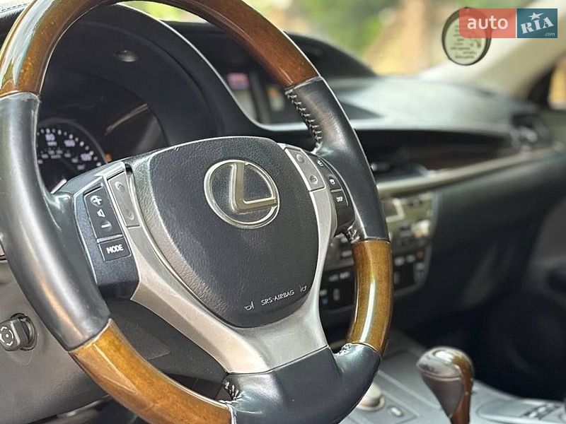 Седан Lexus ES 2012 в Тернополе фото 12 Седан Lexus ES 2012 в Тернополе