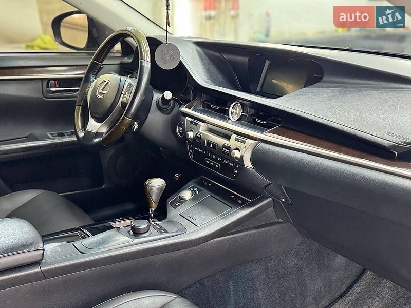 Седан Lexus ES 2012 в Тернополе фото 17 Седан Lexus ES 2012 в Тернополе