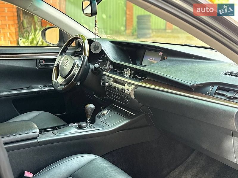 Седан Lexus ES 2012 в Тернополе фото 26 Седан Lexus ES 2012 в Тернополе