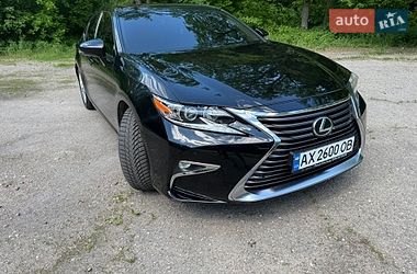 Седан Lexus ES 2015 в Харкові