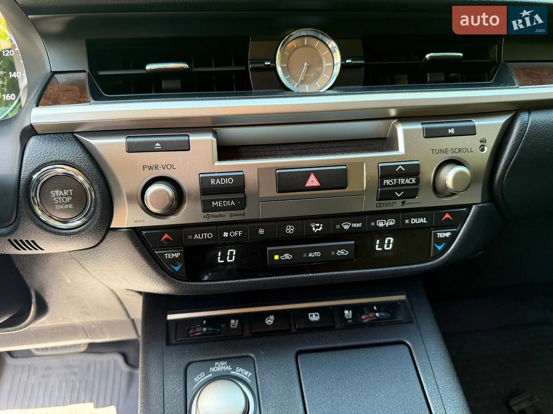 2015 Lexus ES - мініатюра 17