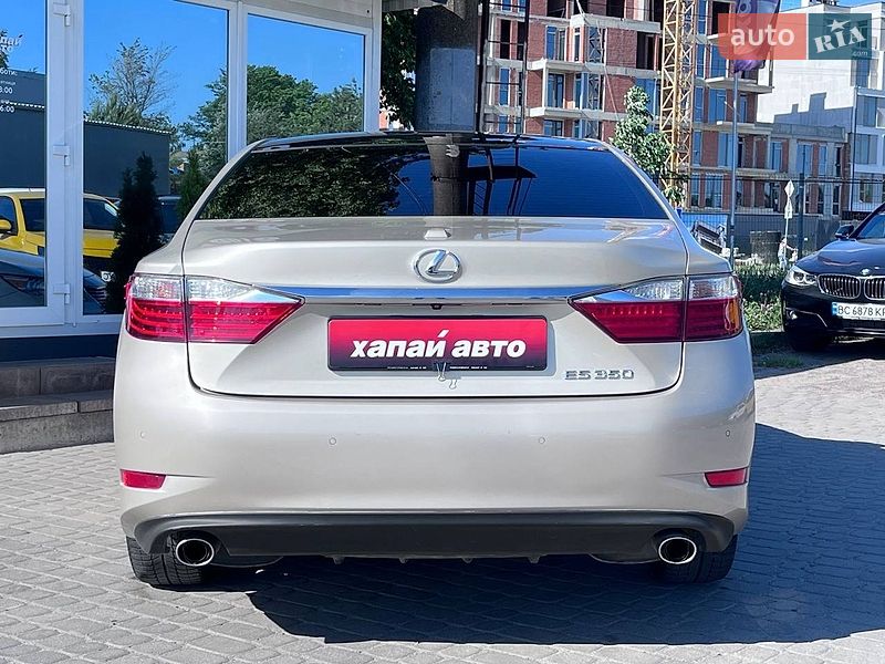 Седан Lexus ES 2012 в Львові