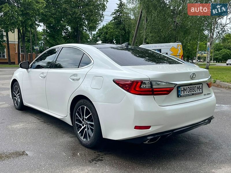 Седан Lexus ES 2016 в Сумах