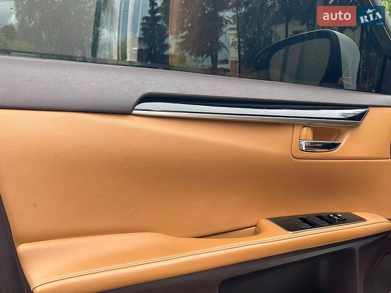 Седан Lexus ES 2016 в Сумах