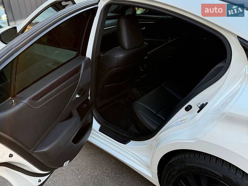 Седан Lexus ES 2019 в Одессе