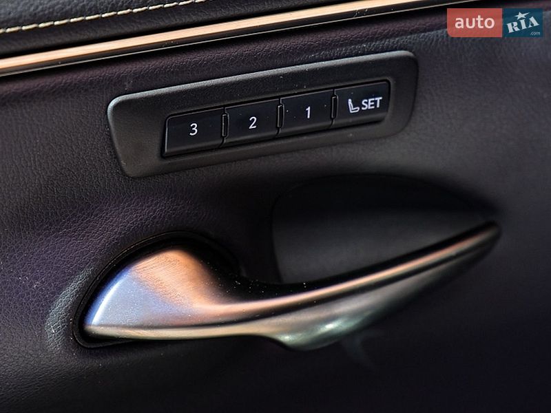 Седан Lexus ES 2024 в Одессе
