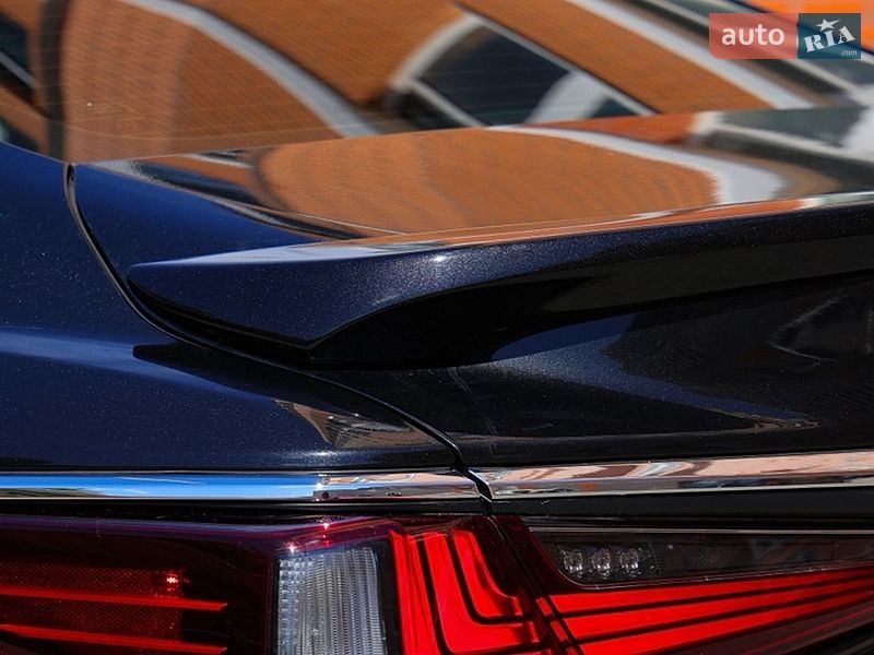 Седан Lexus ES 2024 в Одессе