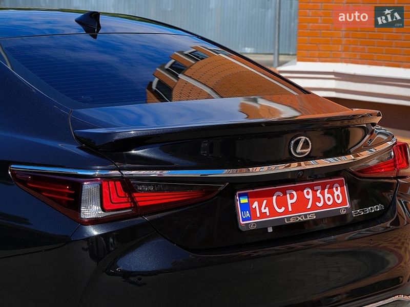 Седан Lexus ES 2024 в Одессе
