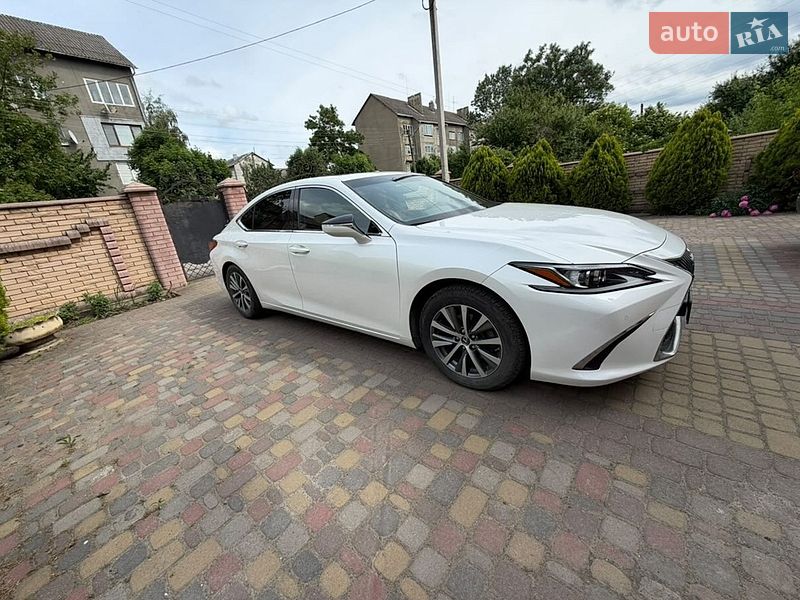 2018 Lexus ES, VIN JTHB11B1X02001497:plate — фото 1 (autoria)