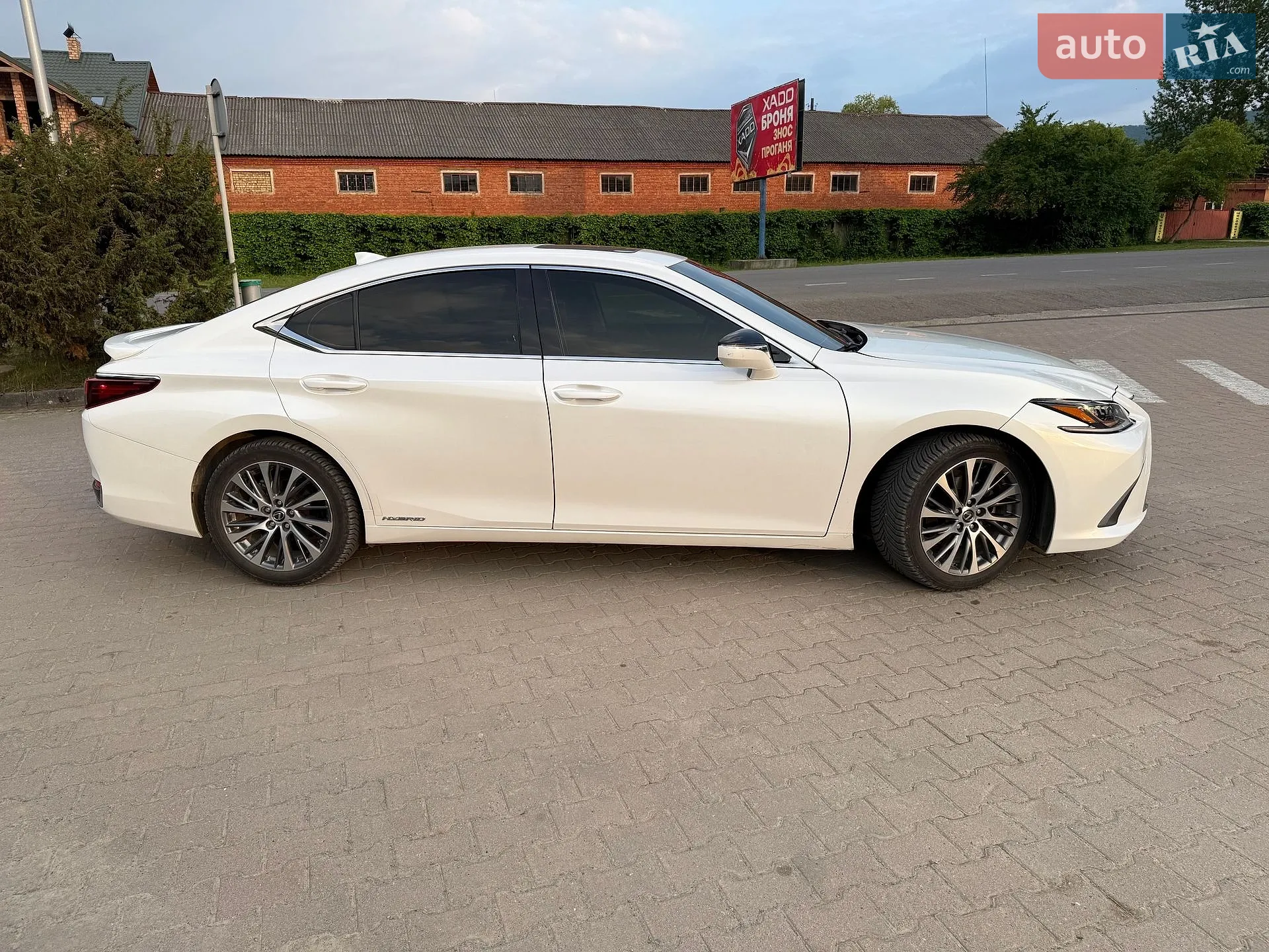 2019 Lexus ES - мініатюра 10