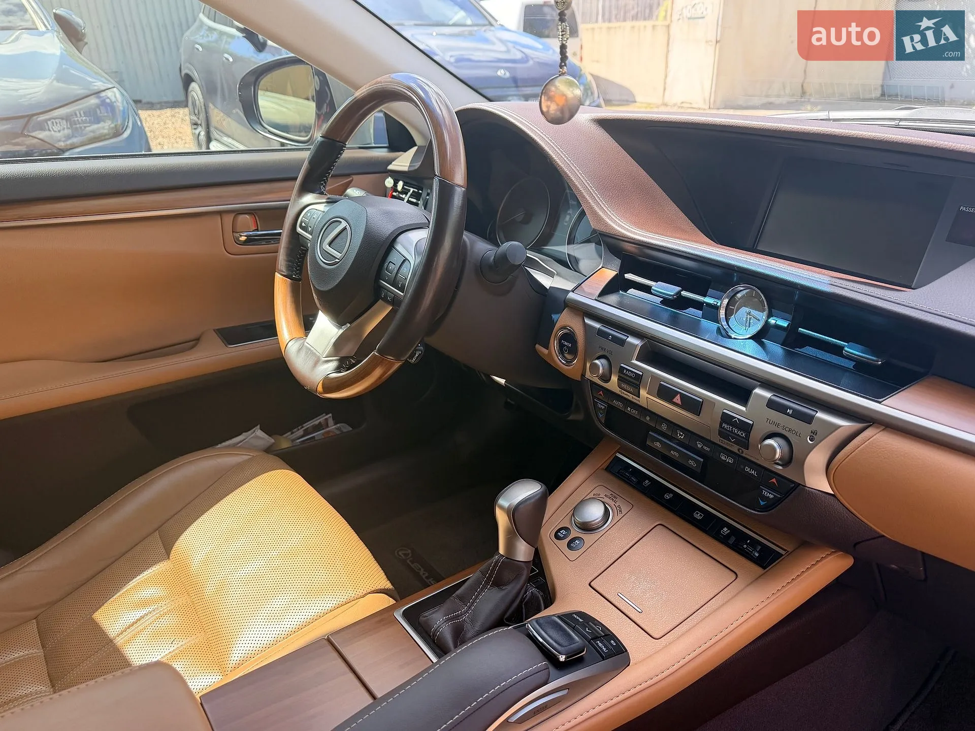 2017 Lexus ES - мініатюра 22