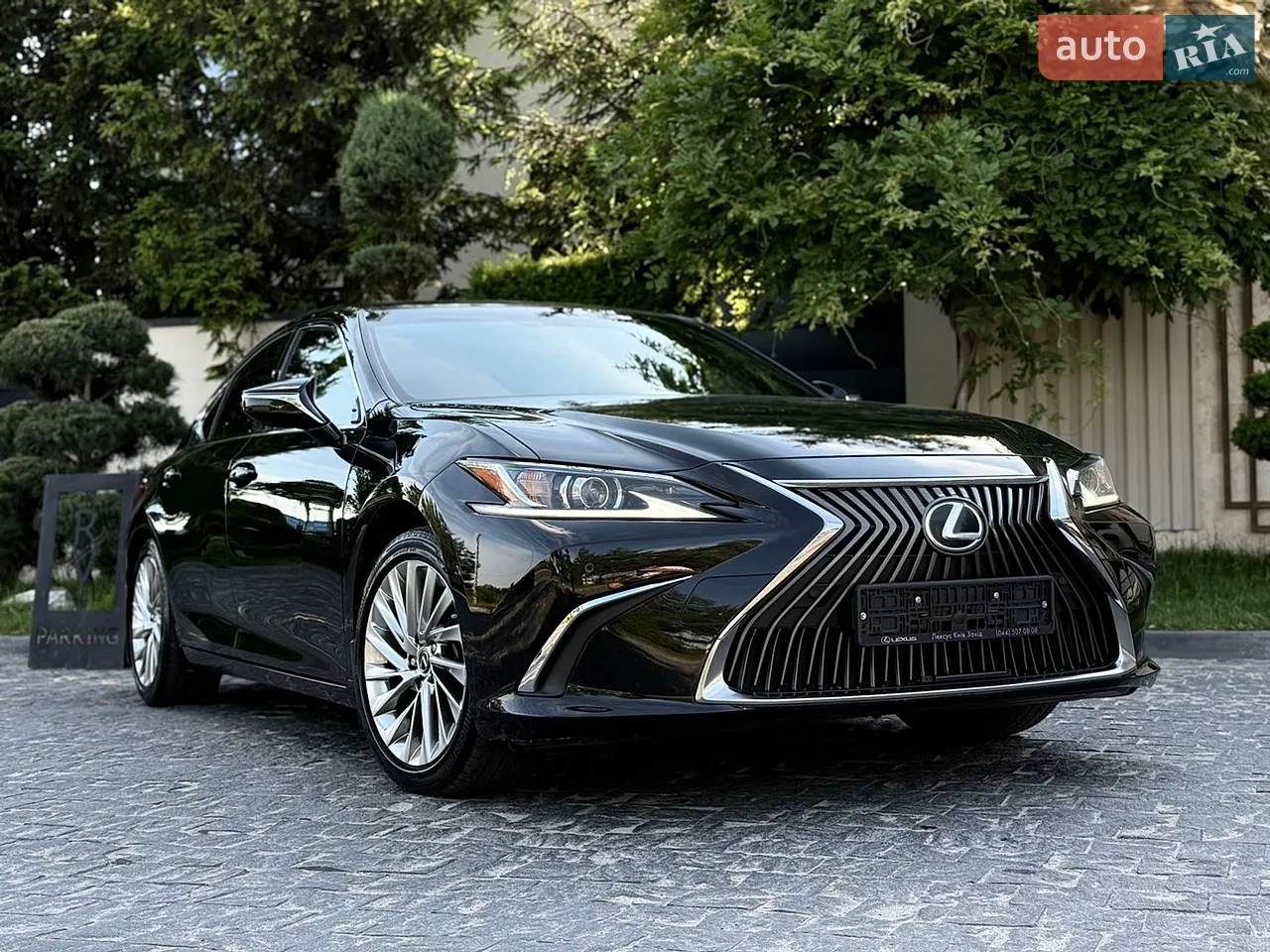 2020 Lexus ES - мініатюра 19