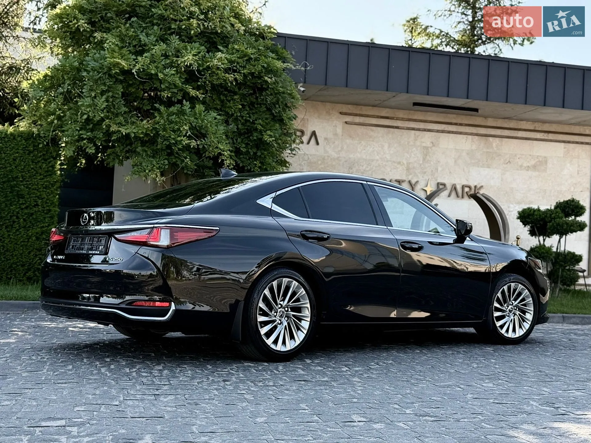 2019 Lexus ES - мініатюра 20