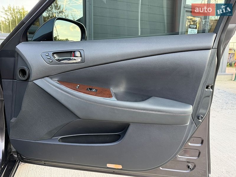 Седан Lexus ES 2011 в Києві
