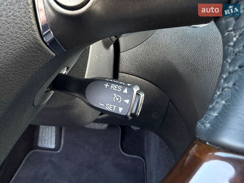 Седан Lexus ES 2011 в Києві