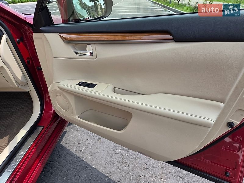 Седан Lexus ES 2014 в Києві фото 45 Седан Lexus ES 2014 в Києві