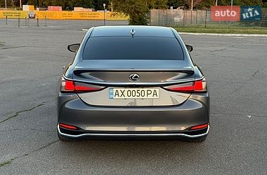 Седан Lexus ES 2019 в Харкові