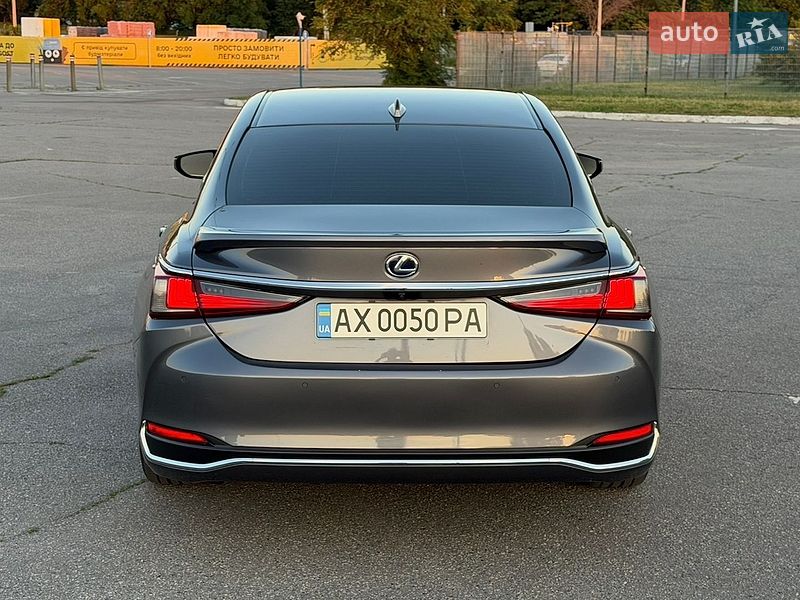 Седан Lexus ES 2019 в Харкові