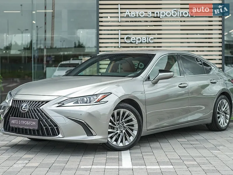 Lexus ES 2022