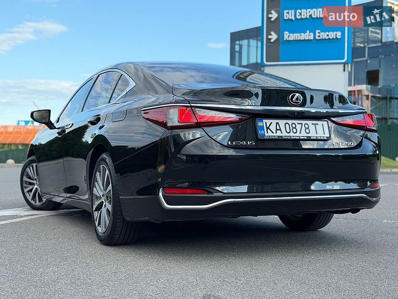 Седан Lexus ES 2019 в Києві