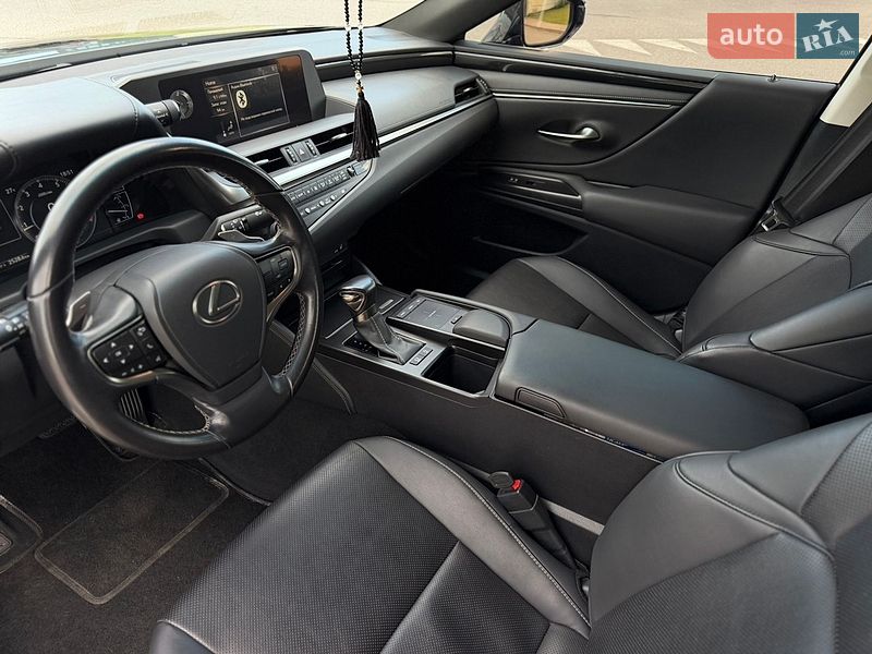 Седан Lexus ES 2019 в Києві