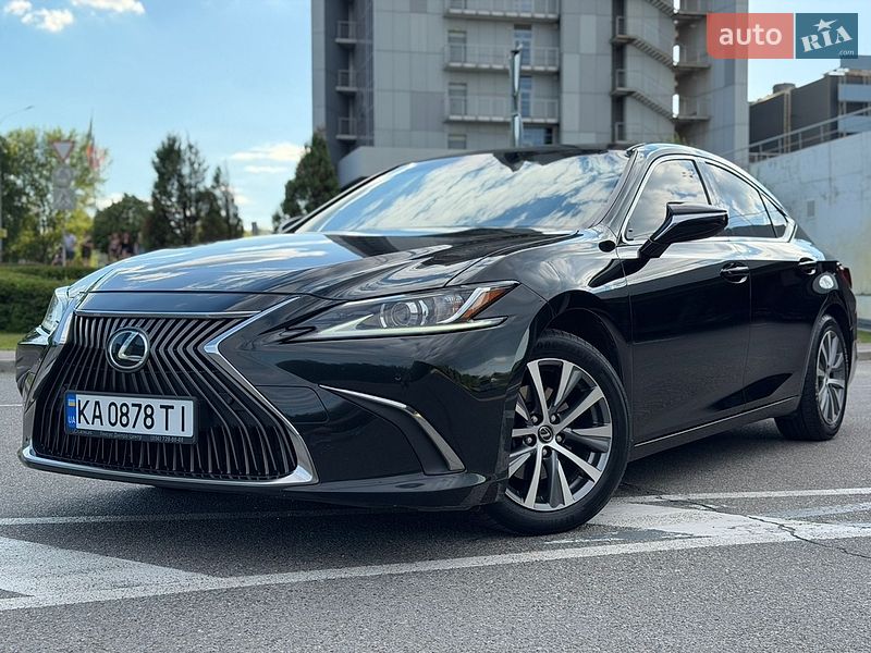 Lexus ES 2019