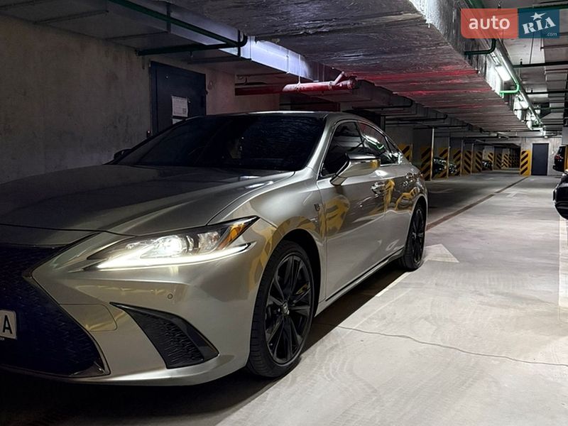 Седан Lexus ES 2023 в Киеве