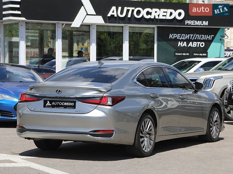 Седан Lexus ES 2023 в Харкові