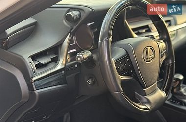 Седан Lexus ES 2020 в Рогатине