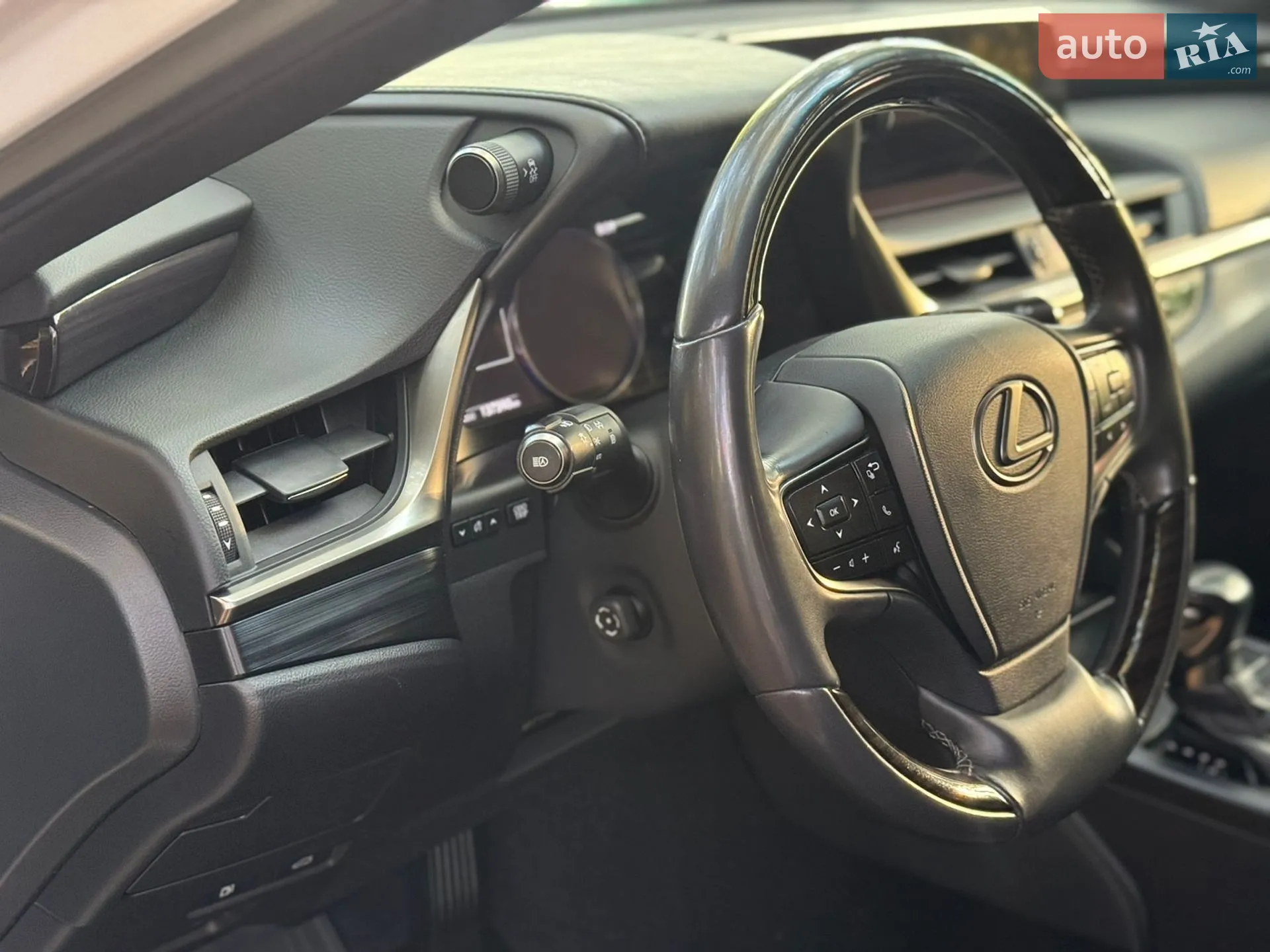 2020 Lexus ES - мініатюра 24