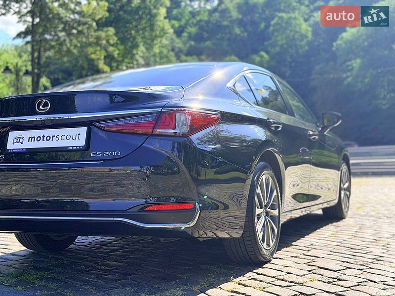 Седан Lexus ES 2022 в Києві