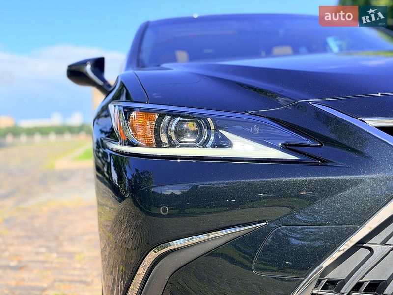Седан Lexus ES 2022 в Києві