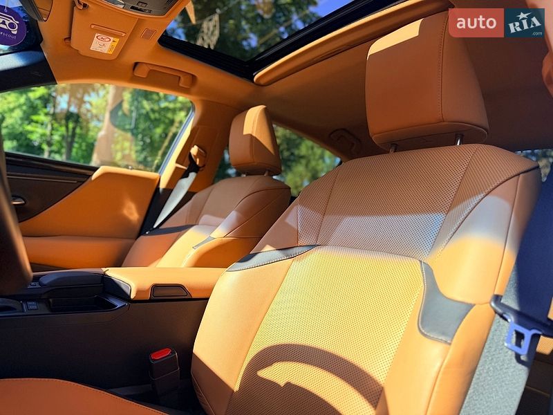 Седан Lexus ES 2022 в Києві