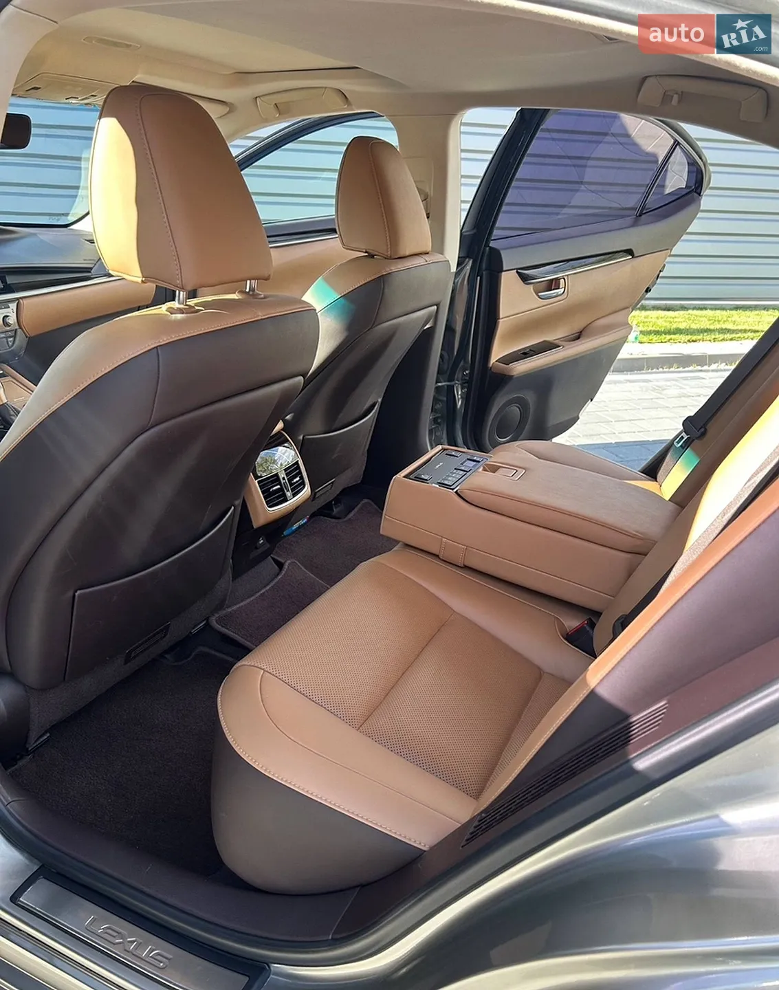 2016 Lexus ES - мініатюра 16
