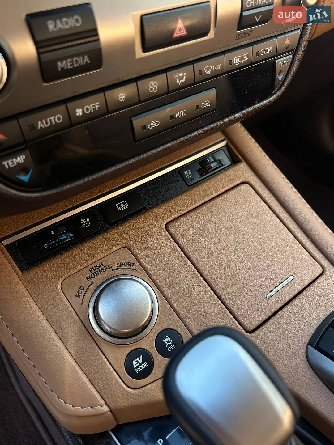 2016 Lexus ES - мініатюра 27