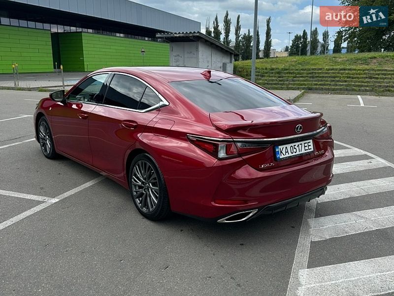 Седан Lexus ES 2019 в Києві