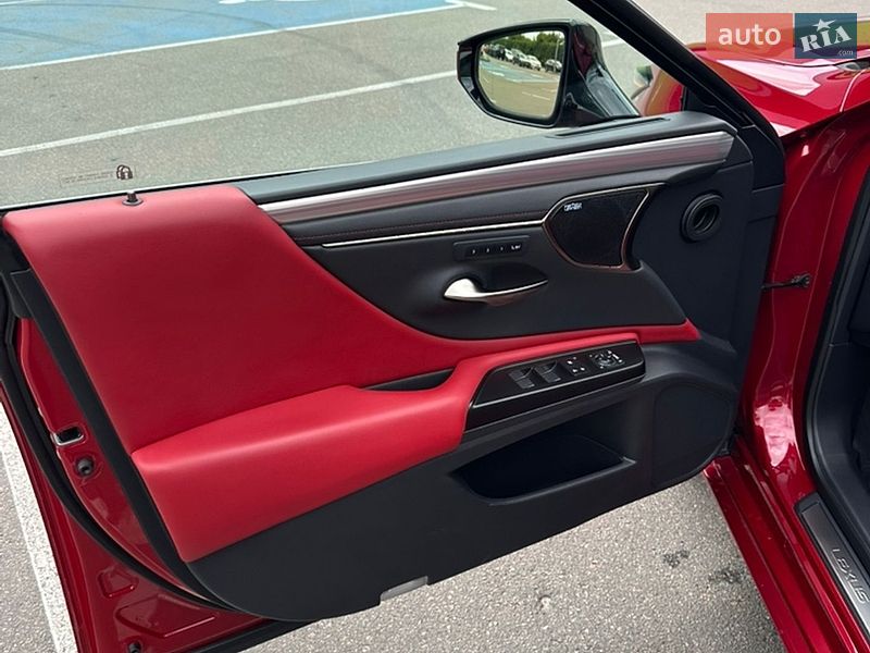 Седан Lexus ES 2019 в Києві