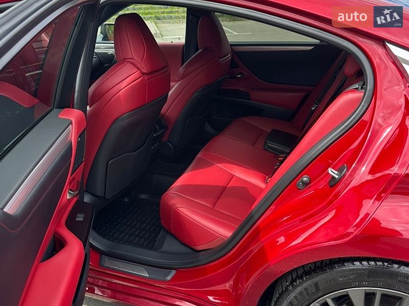 Седан Lexus ES 2019 в Києві